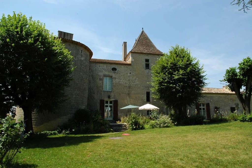 Chateau Barayre - Beautiful 12Th Century Castle With Pool And Large Garden Laussou Exteriör bild