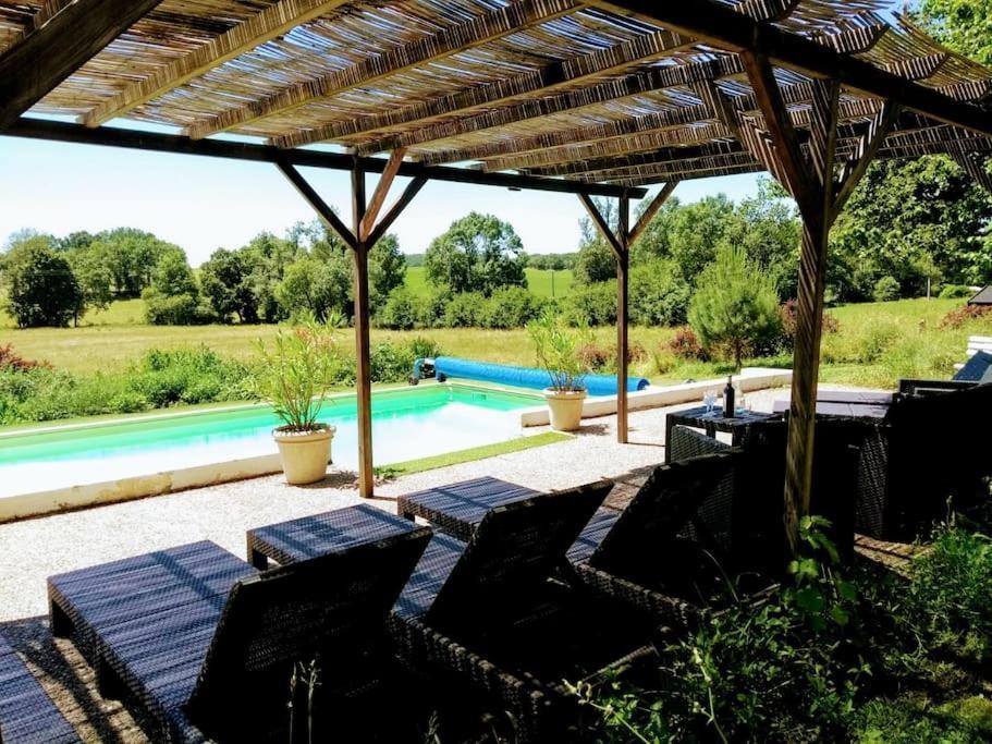 Chateau Barayre - Beautiful 12Th Century Castle With Pool And Large Garden Laussou Exteriör bild