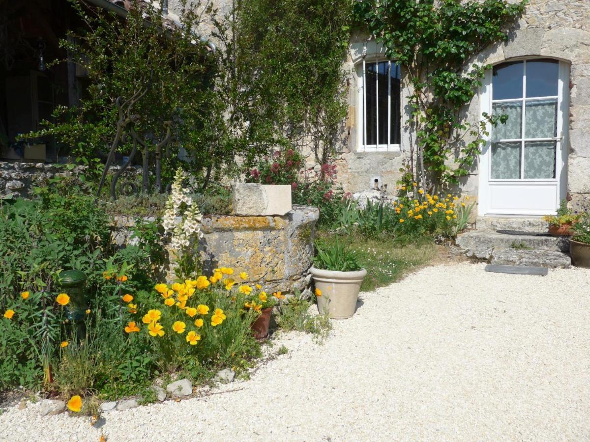 Chateau Barayre - Beautiful 12Th Century Castle With Pool And Large Garden Laussou Exteriör bild